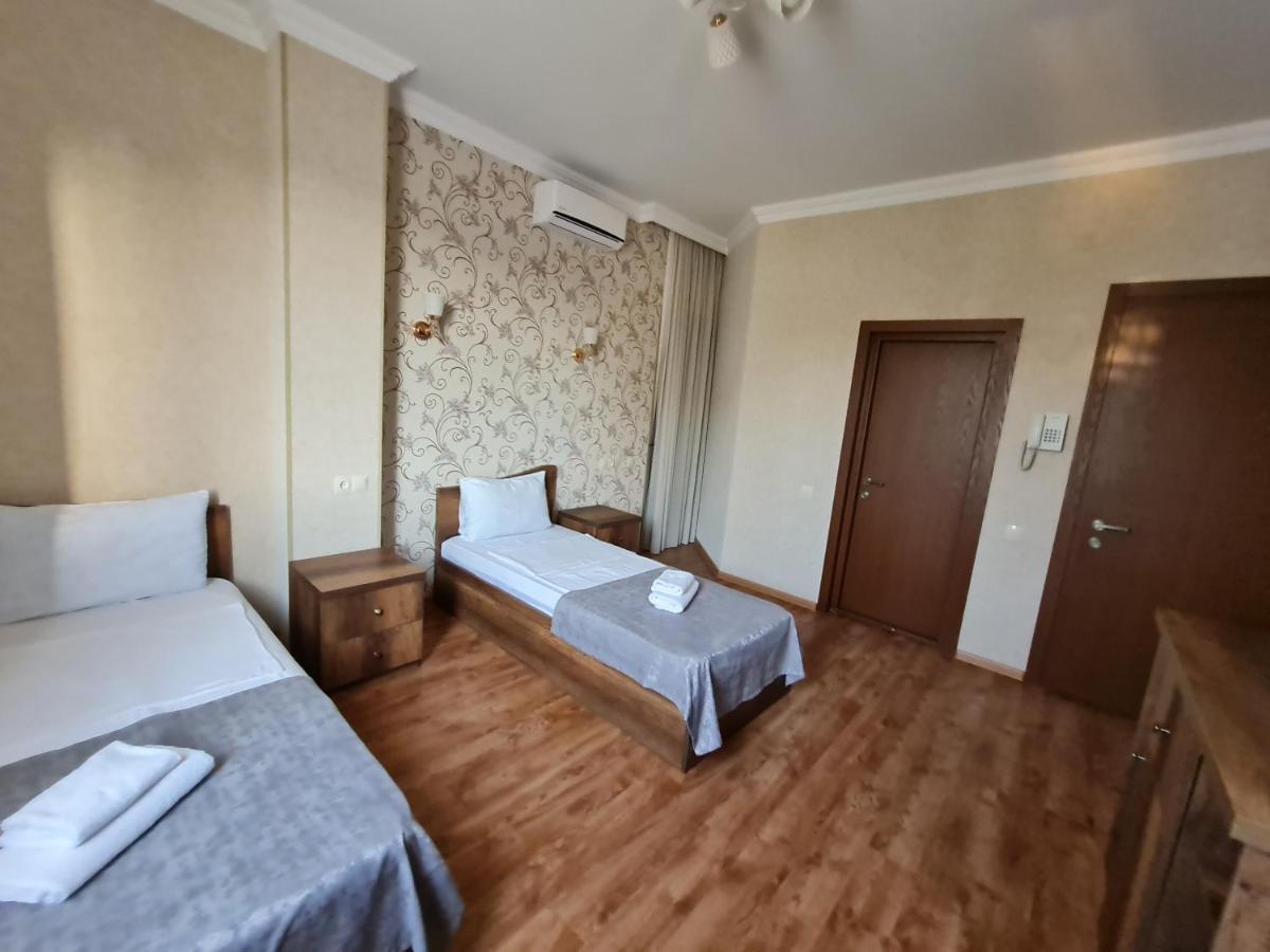 Gold Line Hotel Tiflis Exterior foto