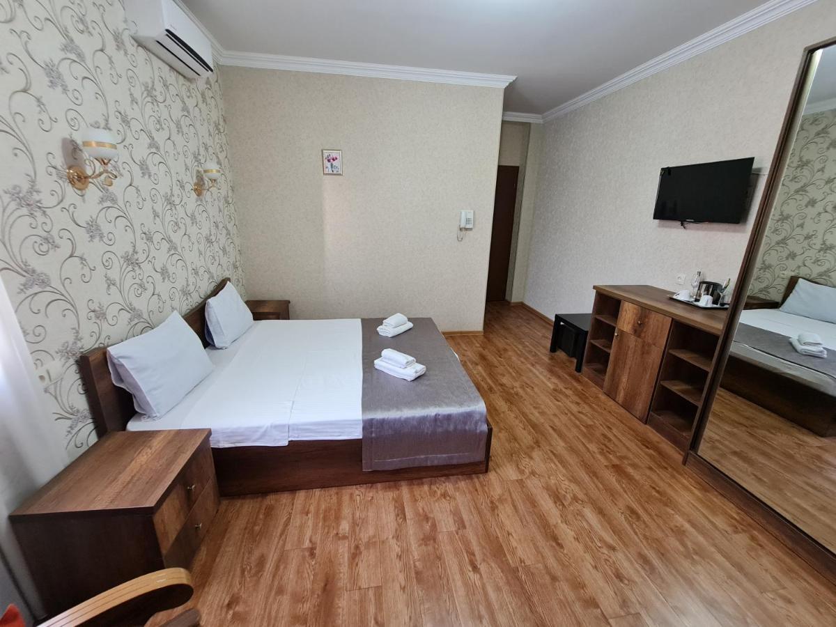 Gold Line Hotel Tiflis Exterior foto