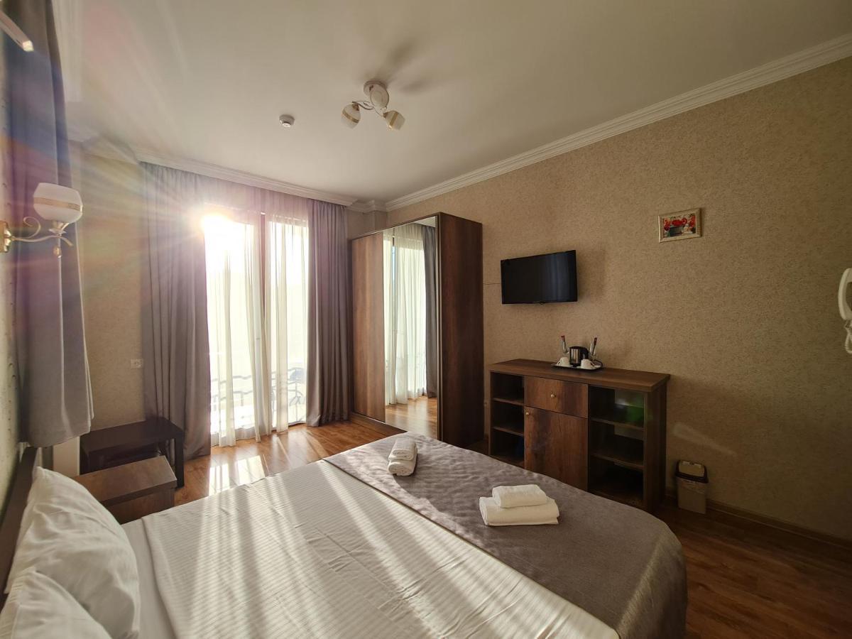 Gold Line Hotel Tiflis Exterior foto